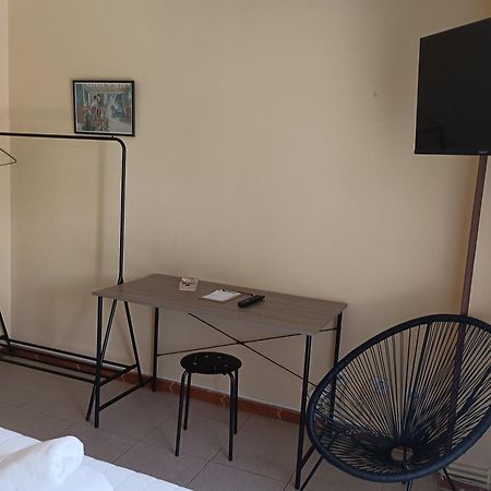 Hostal Pension Mar De Plata Lugo Exterior photo