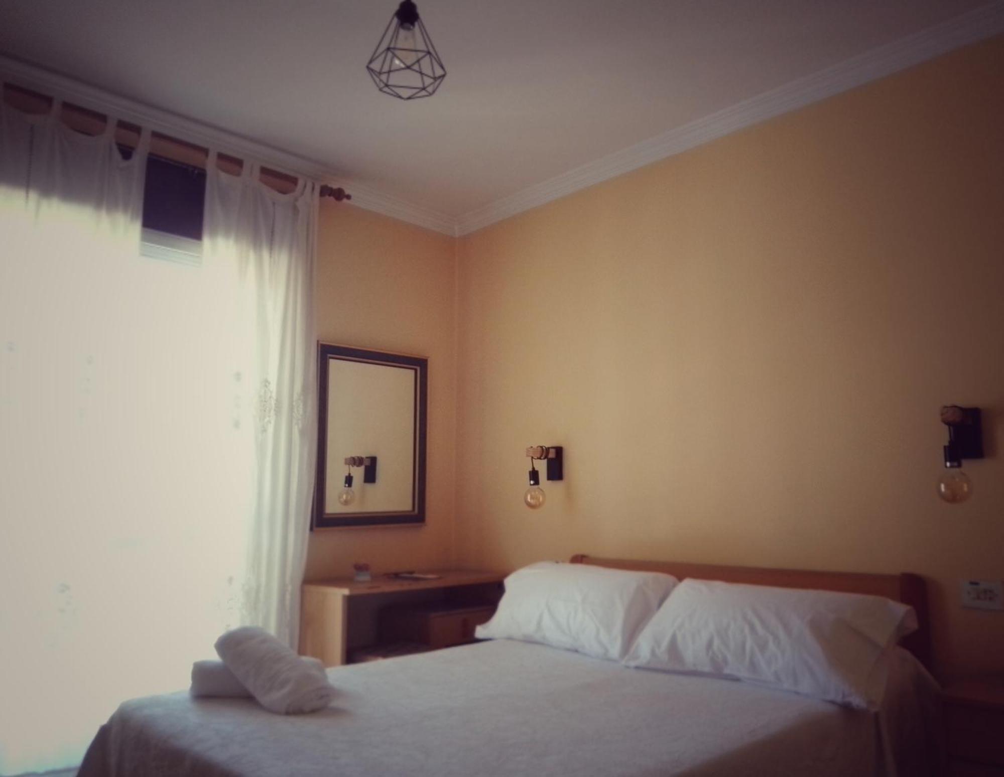 Hostal Pension Mar De Plata Lugo Exterior photo